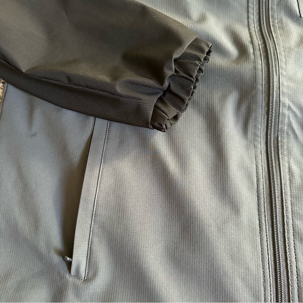 Men’s Voyager Windbreaker Jacket LARGE - Picture 5 of 11